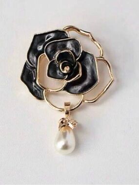 💎 NEW 💎 Black Camilla Flower Brooch with Pearl Drop 💎